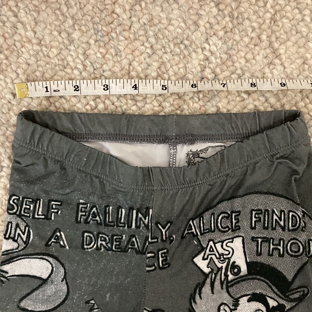 Alice in Wonderland graphic leggings size small by Disney - Picture 5 of 6